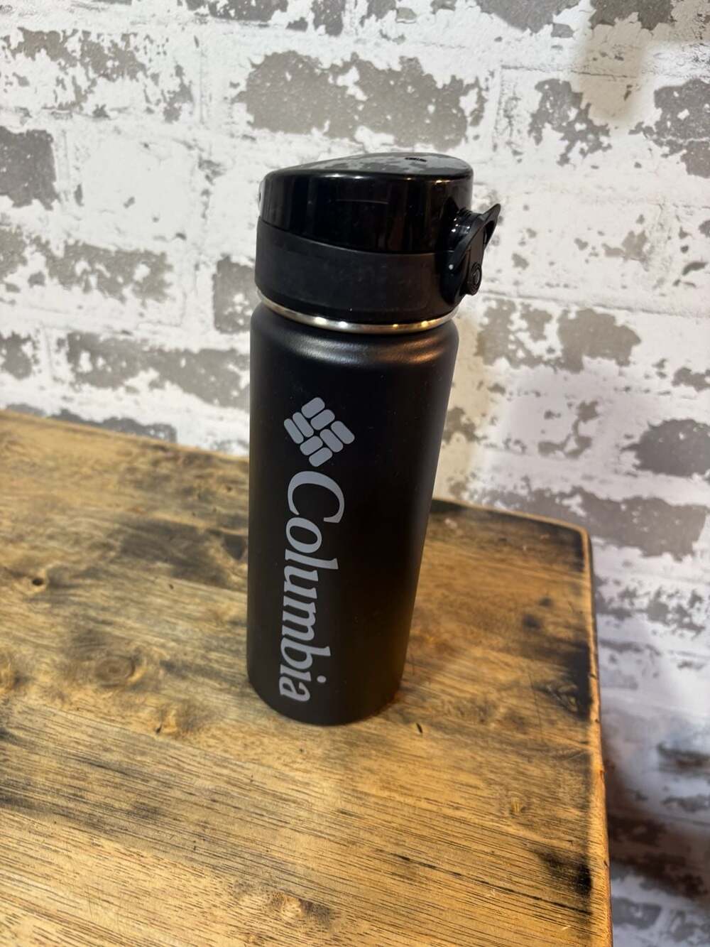 NWOT columbia Stainless Steel Double-Wall Vacuum Water Bottle 18 oz Black